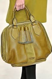 Glamorous Chic Life Archive Burberry Cantalar Canta Tasarimi Ve Moda Stilleri