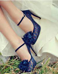 Eleganti scarpe da sposa per la sposa. Blue Polka Dot Shoes Scarpe Da Sposa Colorate Scarpe Da Sposa Scarpe Folli