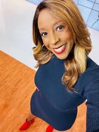 Happy Monday! Tune in now to #amhq