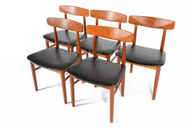 Set Of Five Teak Dining Chairs By Dyrlund 1stdibs Com Teak Dining Chairs Dining Chairs Chair