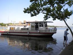 This model can also be built with optional loft. Gibson Houseboating Around Tennessee River And Kentucky Lake Tn Usa