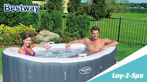 Ein whirlpool kann durch seine wärme und die sprudelfunktion im winter ganz besonders entspannend sein. Lay Z Spa Siena Airjet De Youtube