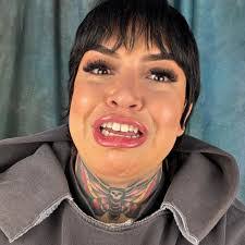 Sherry Mattingly's Instagram, Twitter & Facebook