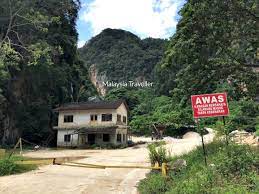 The neighbouring location used to be an active quarry that has thankfully minimized its operations. Tasik Cermin Visit Ipoh S Idyllic Lake While You Still Can