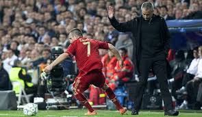 May 26, 2021 · jose mourinho is planning to make eden hazard his first signing at roma, according to reports. Real Madrid Jose Mourinho Weinte Nach Champions League Aus Gegen Den Fc Bayern