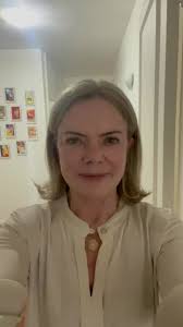 ATENÇÃO APOSENTADOS E PENSIONISTAS O presidente Lula mandou o INSS  antecipar os pagamentos de todos os beficiários para os dias 6 e 7 de  março. Por causa dos feriados de Carnaval, muita gente teria de ...