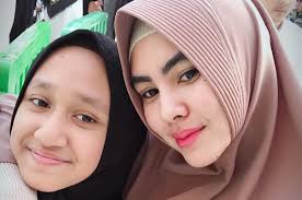 Kartika putri official youtube channel Dandani Putri Sambung Kartika Putri Dikritik Netizen Okezone Celebrity