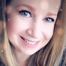 What is average pay rate you would hire a new DA in with 18 years of  experience. Only 1 previous employer. Past employer says she was her  hardest worker, pays attention to