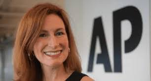 Kari Kahn's Instagram, Twitter & Facebook