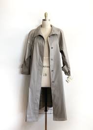 Item informationmore from london fog london fog outerwear size chart give yourself that timeless look with the london fog™ double breasted classic rain trench coat. Vintage London Fog Trench Raincoat Trench Coat Women Etsy Trench Coats Women Petite Raincoat Vintage London