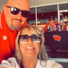 Hattie B's Hot Chicken POP-UP is taking over the Big Star Wicker Park's  to-go window this Sunday 9/22! 12pm-10pm. Grab a Hattie B's Chicken  Sandwich served with coleslaw, Nashville comeback sauce, kosher