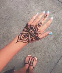 Henna, known as mehndi in india, is an ink made from the henna plant and used in indian and other eastern cultures for the creation of temporary tattoos. Henna Tattoo Designs Tattoos Beautiful