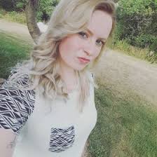 Chloe Bond (xheygirlhey95)