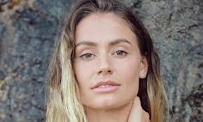 Rhiannon Bailey's Instagram, Twitter & Facebook