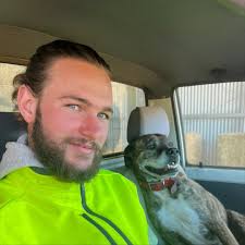 Hi everyone! 👋 I'm a French traveler currently in Adelaide and planning to  hit the road this weekend towards Cairns, going through the Outback. I have  a van fully equipped for two