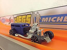 Hot wheels track building system for £1 only smoke and pet free home. Hot Wheels Racing League How To Build A Hot Wheels Shelf Track