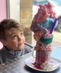 While offering many other sweet treats such as cupcakes, pastries, cookies and so much more, we pride ourselves on our unique designs that are custom made for you to order. K J S Elegant Pastries