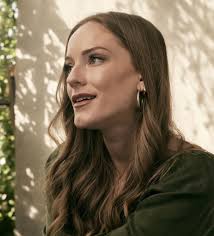 Biography author matching victoria (Sorted by Popularity Ascending)