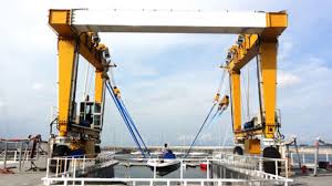 The @streetcraneofficial zx hoist is a crab unit hoist with 42' of lift. Marine Hoist For Sale Durable And Reliable Travel Lift With Factory Price