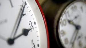 Uhr umstellen wann und warum? Zeitumstellung Sommerzeit 2022 Wann Ist Sie In Deutschland Im Marz Uhrumstellung Vor Oder Zuruck
