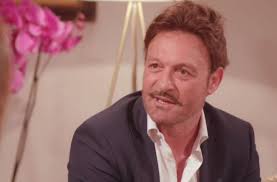 Totò schillaci, l'attaccante di messina, juventus, inter e grande protagonista delle notti magiche ha rilasciato una intervista al posticipo.it, di seguito alcuni estratti Toto Schillaci Si Confessa In Tv Dal Trapianto Di Capelli Alla Testata A Baggio Perizona Magazine
