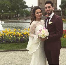 Hakan calhanoglu was born in mannheim, germany on 8 february 1994 to a family of turkish descent, and he made his professional football debut in 2011 with karlsruher sc. Bild Bayer 04 Hakan Calhanoglu Hat Geheiratet Facebook