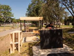 Kathy bates is rather petite in that she is all of five foot one or so. Setting Up For Greatness The Buildup Days At Roskilde Home Fur Festivals