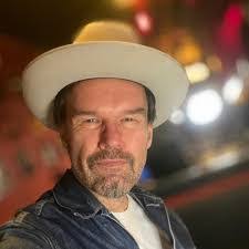 Charles Vawter's Instagram, Twitter & Facebook