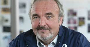 De geliefde acteur is 83 jaar oud geworden. B6bj1sxk02fz8m