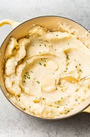 These Are The Best Easy Creamy Garlic Mashed Potatoes Everyone Will Want Seconds O Garlic Mashed Potatoes Easy Homemade Mashed Potatoes Recipe Mashed Potatoes