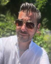 Diese Woche geht es weiter… Wir möchten euch die hochkarätigen  Persönlichkeiten vorstellen, die den Vorstand unseres Fastnachtsvereins mit  viel Witz, Kreativität und einer ordentlichen Portion Narrensinn leiten.