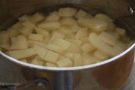 How To Save Time Making Mashed Potatoes Tested And Mashed Potato Loving Fiance Approve Making Mashed Potatoes Make Ahead Mashed Potatoes Thanksgiving Cooking