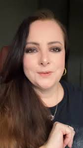 Sabe aquelas sombras que não podem faltar no nécessaire? As minhas são  essas 4 sombras em tons de marrom da Mac. , Elas são versáteis e  pigmentadas, perfeitas tanto para looks diurnos e mais ...