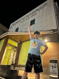 菖蒲谷友彬|株式会社ねこめぐり代表取締役|まるペットクリニック院長 on X: そう言えば今日で開院7周年になりました。  紆余曲折ありましたが、スタッフや飼い主様、通ってくれている犬や猫たち、そしてTwitterのフォロワーの皆様のおかげでここまでやってくることができ  ...