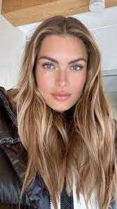 Danielle Crow's Instagram, Twitter & Facebook