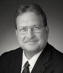 J. Robert Lyons, Jr. focuses his practice