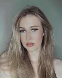 Kristina Mendoza (@kristinammendoza) • Instagram photos and videos