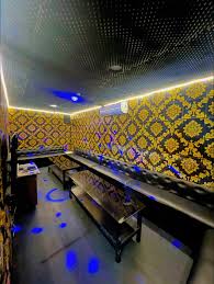 Enjoy a premium karaoke experience in our VIP Big KTV room designed for up to 25 guests! 🎵❤️ Featuring 2 smart TVs for unlimited karaoke and a fully air-conditioned space, enjoy 2