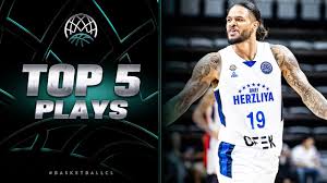 Robin Ducote stretches out for top BCL play