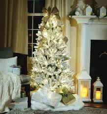 The tradition of putting lights on christmas trees originated in germany in the middle of the 17th century, although the lights used then were real candles and not the miniature electric bulbs we know and love today. Santa S Best 5 Flocked Frasier Fir Christmas Tree With 500 Starry Lights Santa S Best