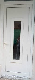 Kedua pintu tersebut dipasang sejajar sehingga terlihat pintu tersebut menjadi satu pintu dengan ukuran yang lebar. Pintu Upvc Utama Yang Minimalis Dan Modis Kusenupvcalumunium Com