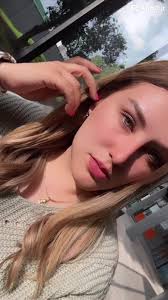 No entiendo el trend, pero ok🥴💛. #capcut #fyp #parati #robando #trend