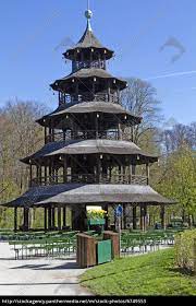 Er wurde aus holz gefertigt und ist rund 25 meter hoch. Chinesischer Turm Im Englischen Garten Munchen Stockfoto 6749553 Bildagentur Panthermedia