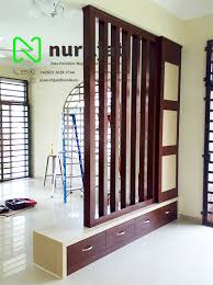 Dengan memanfaatkan aneka kreasi kain perca, kita dapat membentuk partisi dari kerajinan kain perca dan cara pembuatannya pun cukup mudah. Partisi Penyekat Ruangan Minimalis Mewah 01 Nuril Jati Furniture