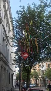 Aufstellen des maibaums in oberhaching. Ignacio Mantilla Prada On Twitter No Conocia Esta Tradicion Al Llegar El Mes De Mayo En Bonn Los Enamorados Acostumbran Dejar Un Maibaum Con El Nombre De La Mujer En Un Corazon