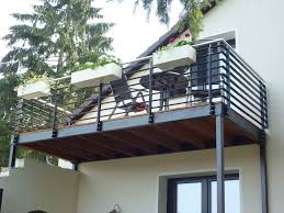 So ungewöhnlich die form und der mechanismus sind, so ungewöhnlich für ein balkonmöbel ist auch das material, nämlich mdf, 16 mm dick. Vorstellbalkon Balkon Gelander Design Balkon Bauen Balkonentwurf