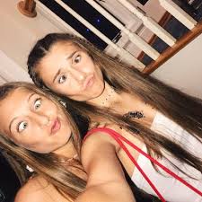 Ava Chambers (@avamchambers)