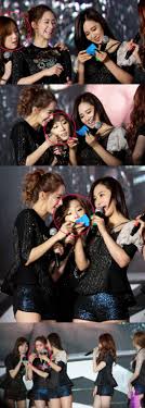 Photos Of Taeyeon Trying To Read A Letter Next To Tall Girls Generation Members Draw Laughter Girls Generation Kpop Girls Snsd Taeyeon