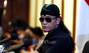 Kata kata gus miftah tentang cinta. Uki Eks Noah Sebut Musik Haram Dan Pintu Maksiat Gus Miftah Beri Tanggapan Lugas Jpnn Com