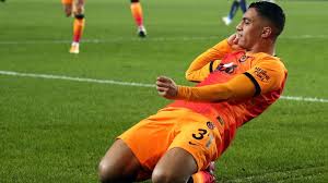 Yeni sezon hazırlıklarını sürdüren galatasaray, hazırlık maçında romanya ekiplerinden dinamo bükreş ile karşı karşıya geldi. Mohamed In Bonservisi Ile Ilgili Galatasaray Dan Yeni Plan Teneec